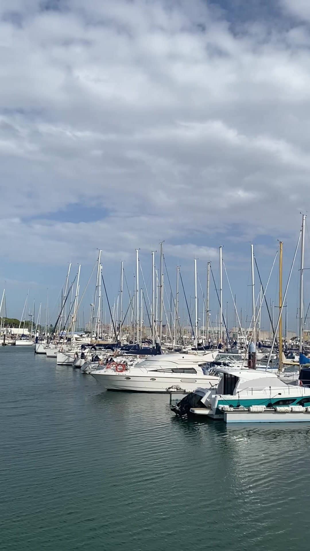 Barcos amarrados em Puerto Sherry, El Puerto de Santa María
