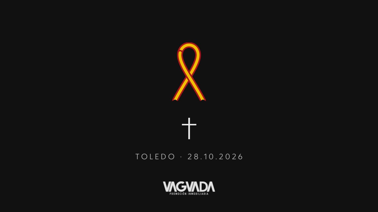 Lazo con los colores de la bandera de España y una cruz, en memoria de las víctimas del accidente ferroviario de Urda (Toledo), 28 de octubre de 2026