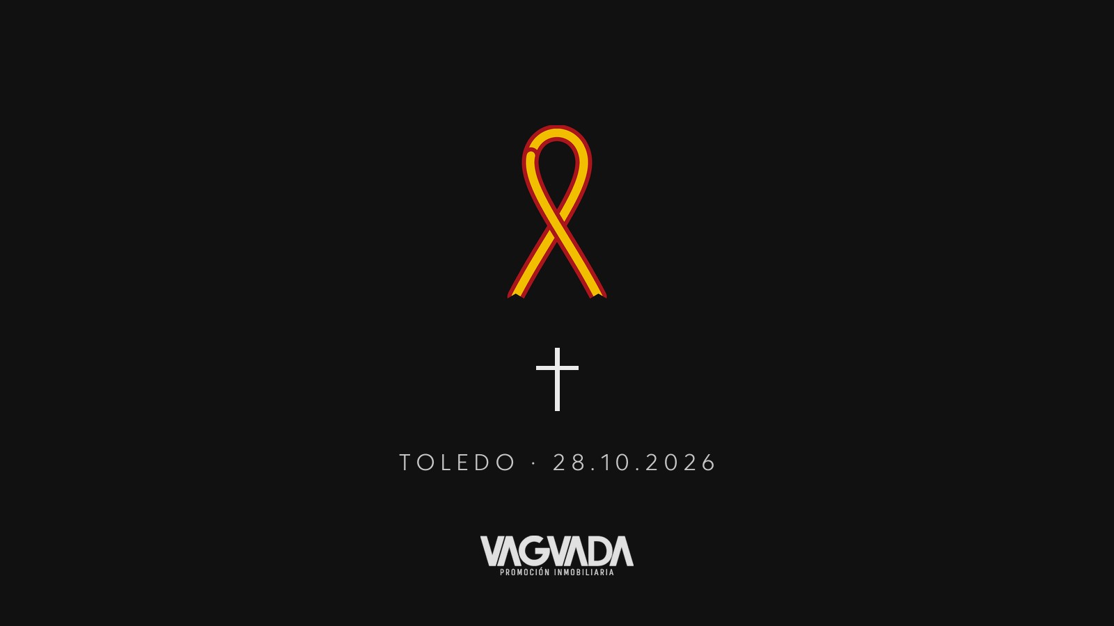 Lazo con los colores de la bandera de España y una cruz, en memoria de las víctimas del accidente ferroviario de Urda (Toledo), 28 de octubre de 2026