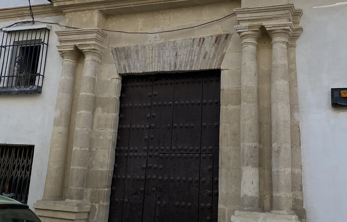 Portada barroca del Edificio Puerto Muñoz Seca, El Puerto de Santa María